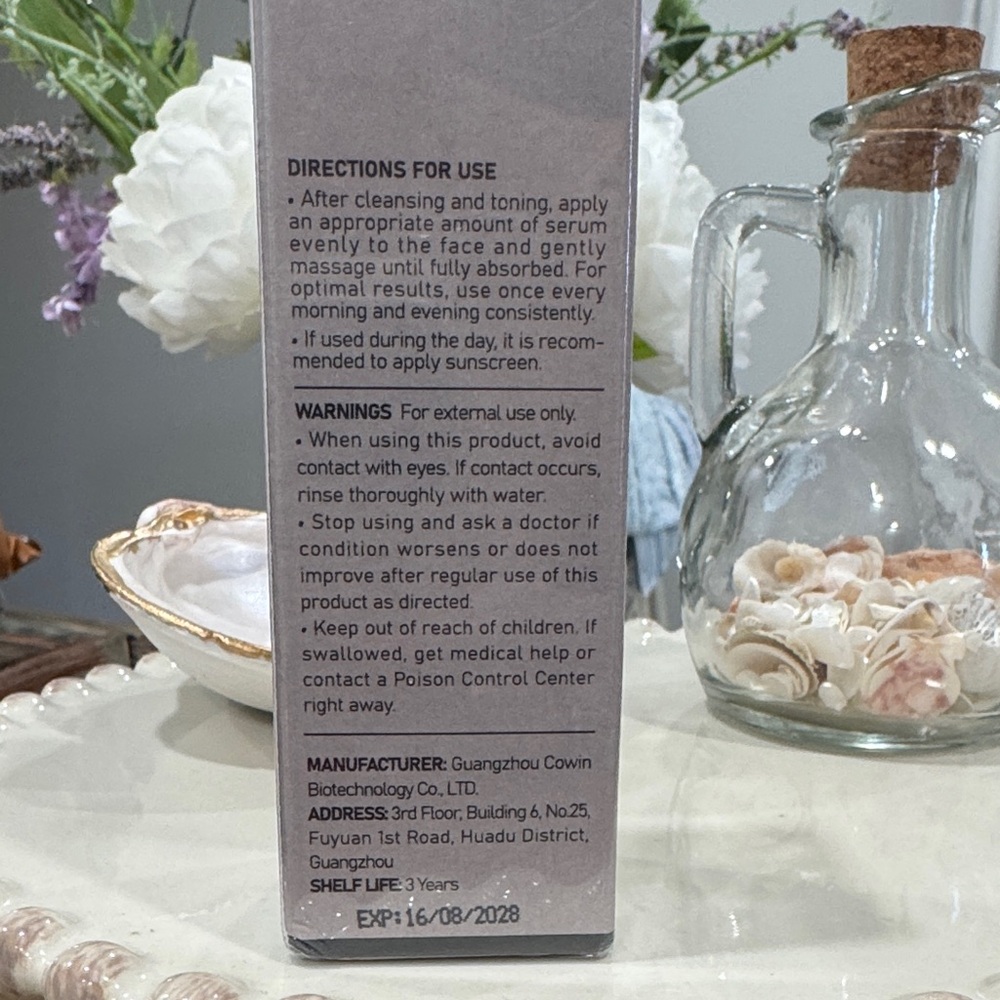 Firming Peptide Lifting Serum - Gray and Red - Picture 3 of 5